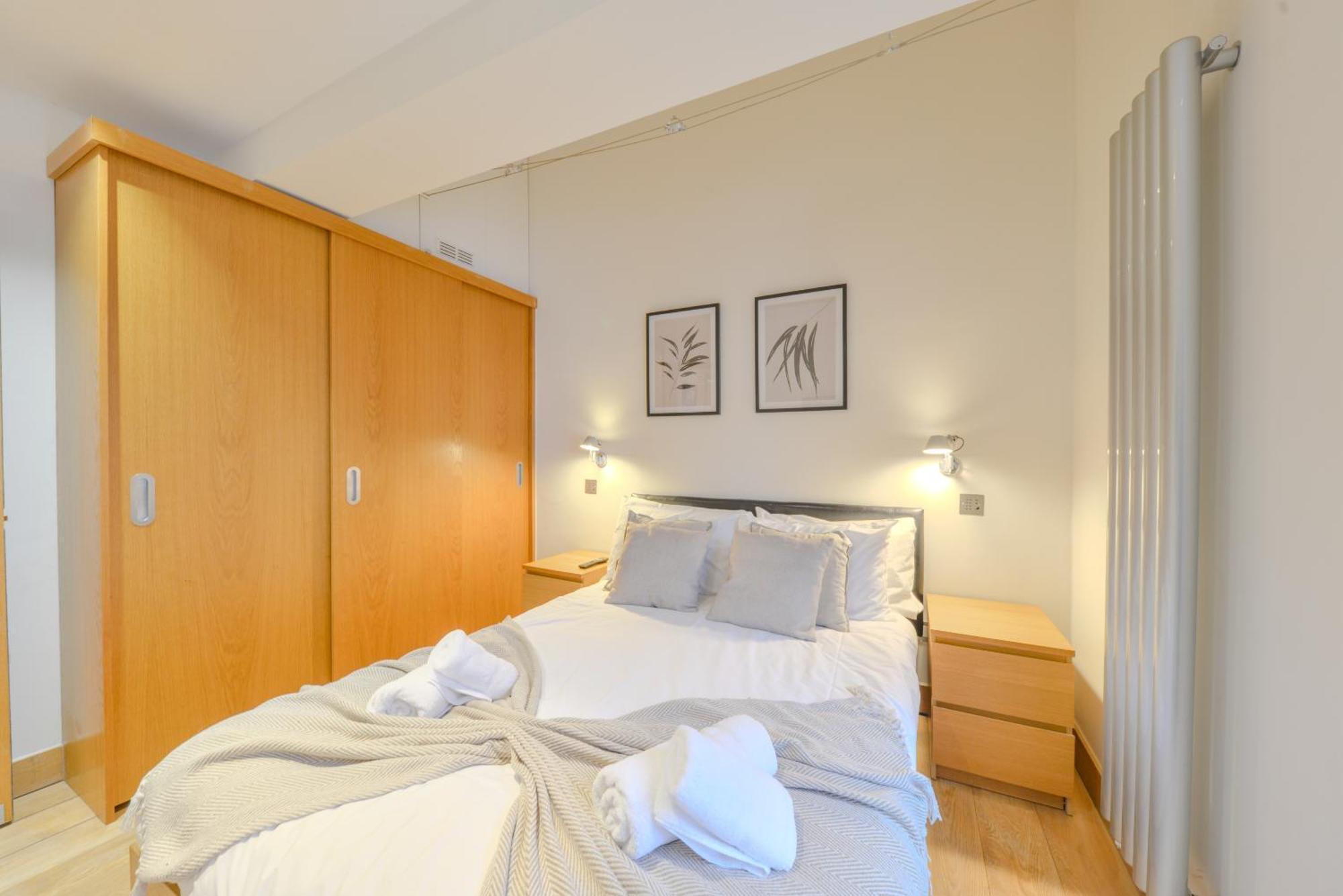 Central Two Bedroom Apartments St Albans By Central Stays Short Lets & Serviced Accommodation With Free Parking Room photo