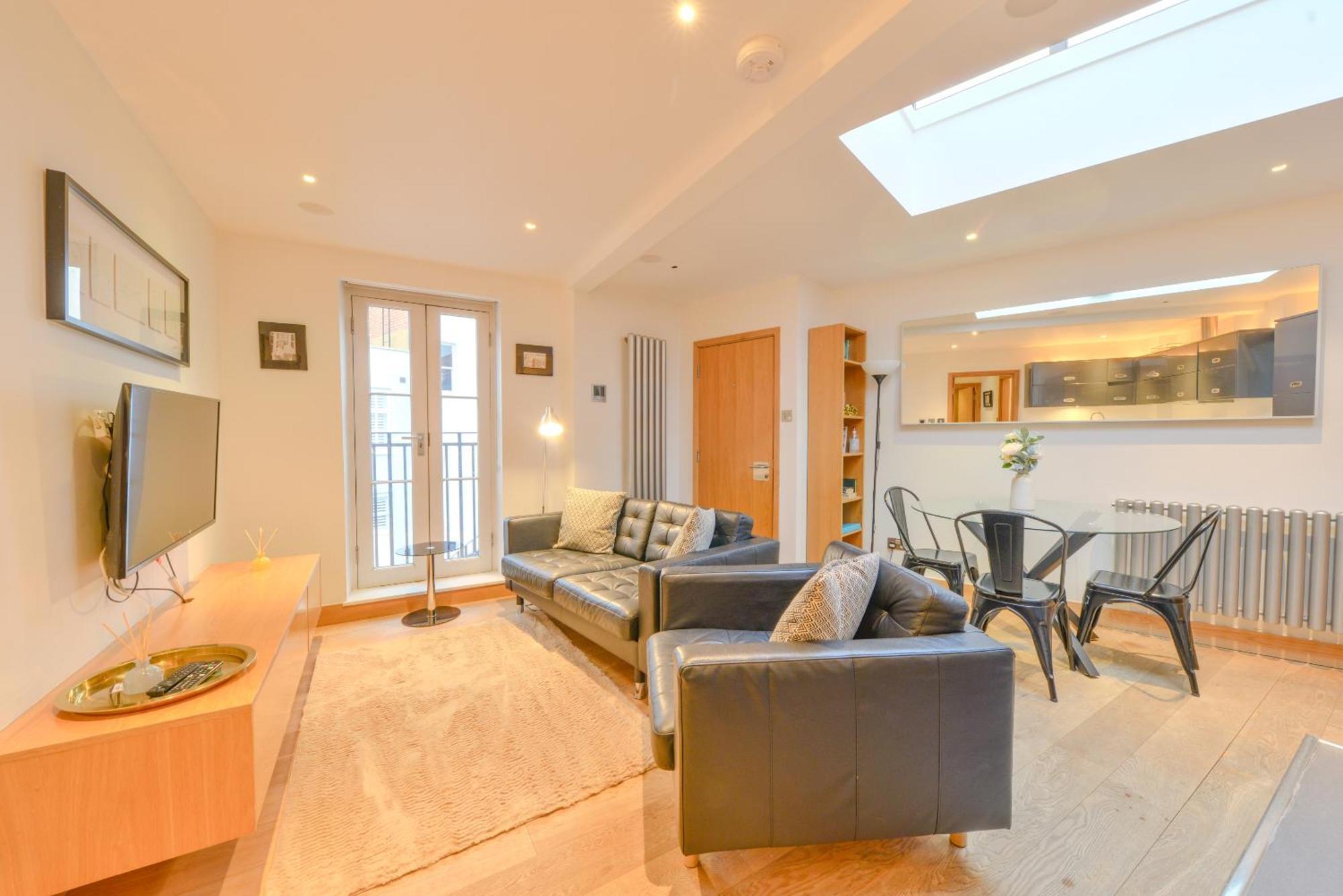 Central Two Bedroom Apartments St Albans By Central Stays Short Lets & Serviced Accommodation With Free Parking Exterior photo